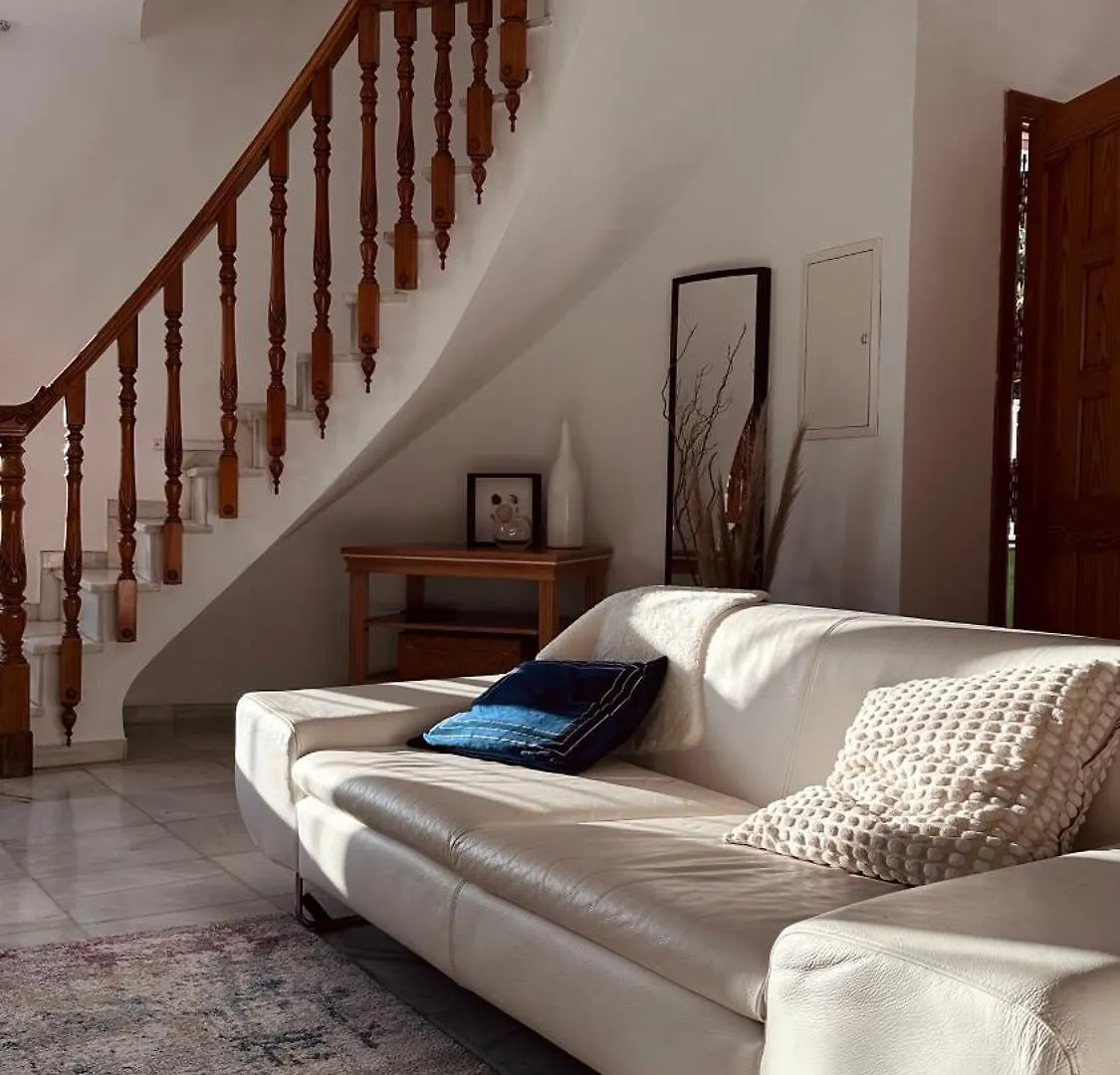 Authentic Andalusian Boho Villa - Pool - Garden-Bbq- 7 Guests بينالماذينا 0*,  إسبانيا